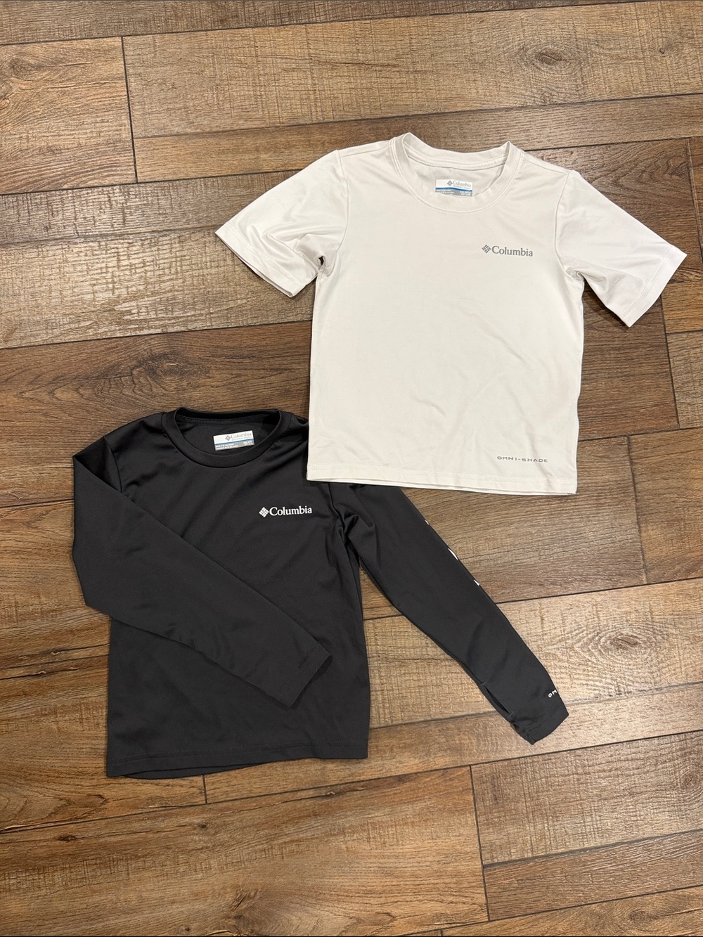 Columbia White Short-Sleeve & Black Long-Sleeve Performance Tees bundle